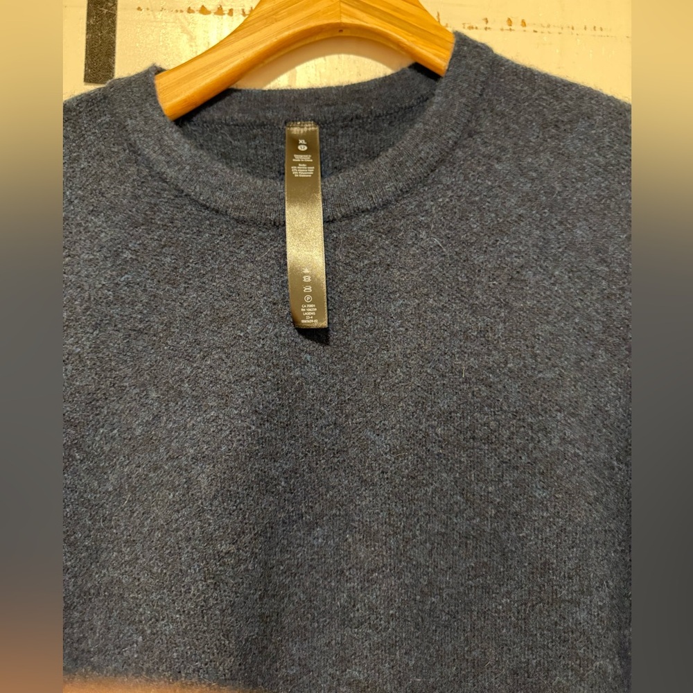 Lululemon Alpaca Wool-Blend
Crewneck Sweater men’s XL NEW NEVER USED OR WORN - Picture 9 of 10